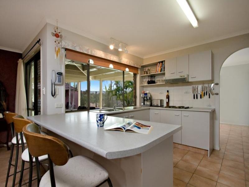 8 Laggan Court, Merrimac QLD 4226