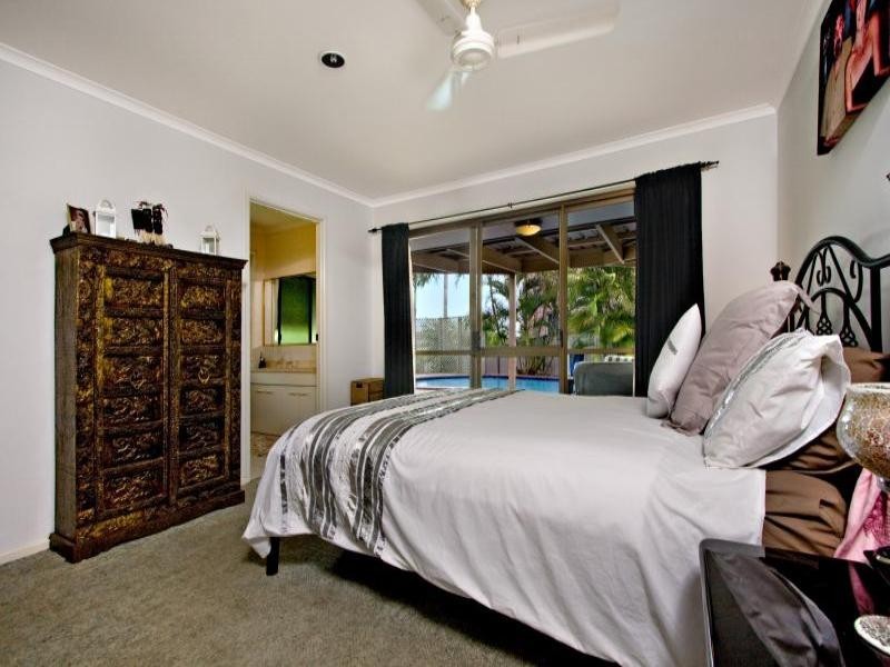 8 Laggan Court, Merrimac QLD 4226