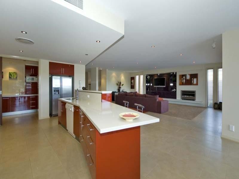 814 Legend Trail, Robina QLD 4226