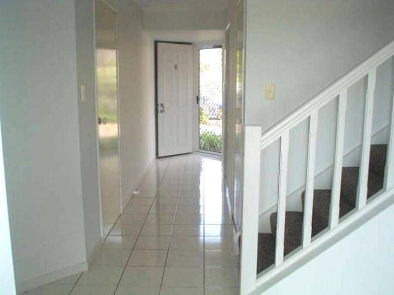 5/1 Lowood Court, Varsity Lakes QLD 4227