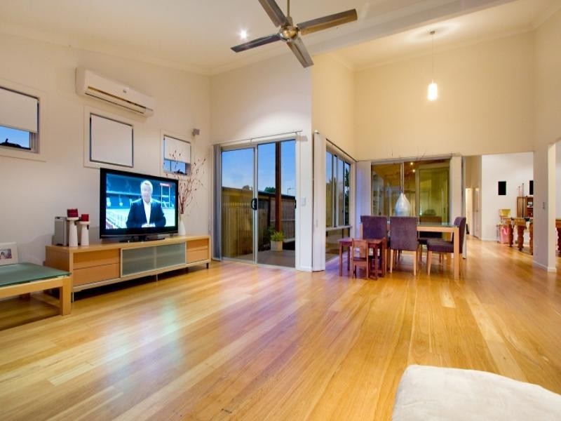 30 Townson Avenue, Palm Beach QLD 4221