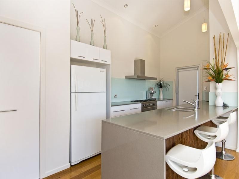 30 Townson Avenue, Palm Beach QLD 4221