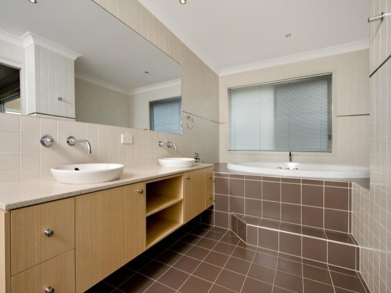 15 Royal Links Drive, Robina QLD 4226