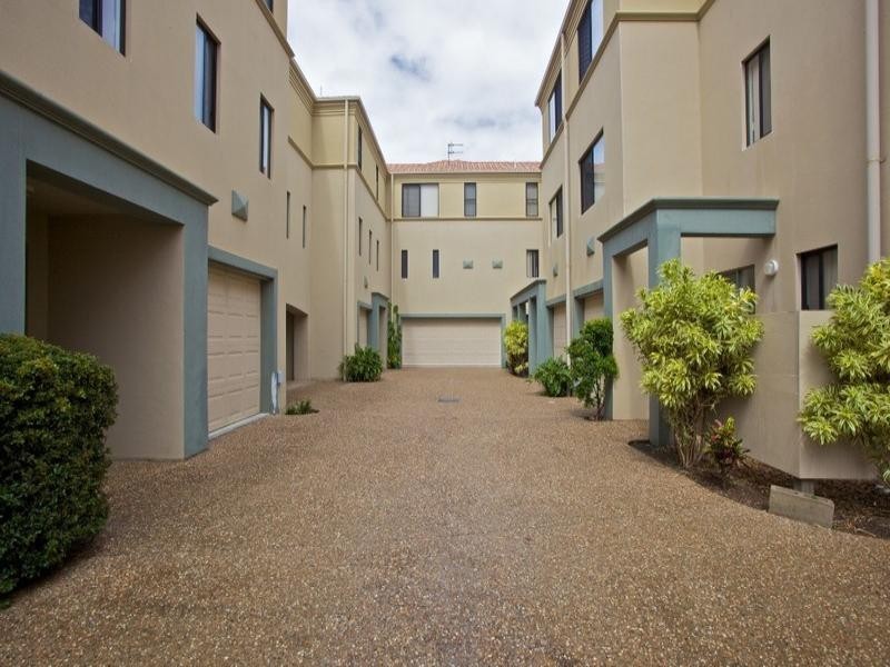 Varsity Lakes QLD 4227