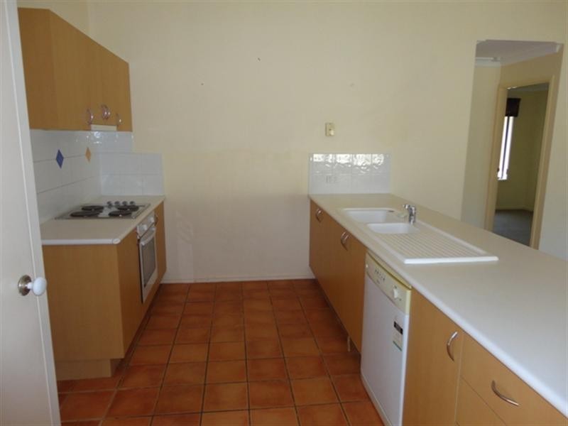 1 Yarraville Street, Robina QLD 4226