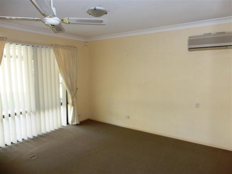 1 Yarraville Street, Robina QLD 4226