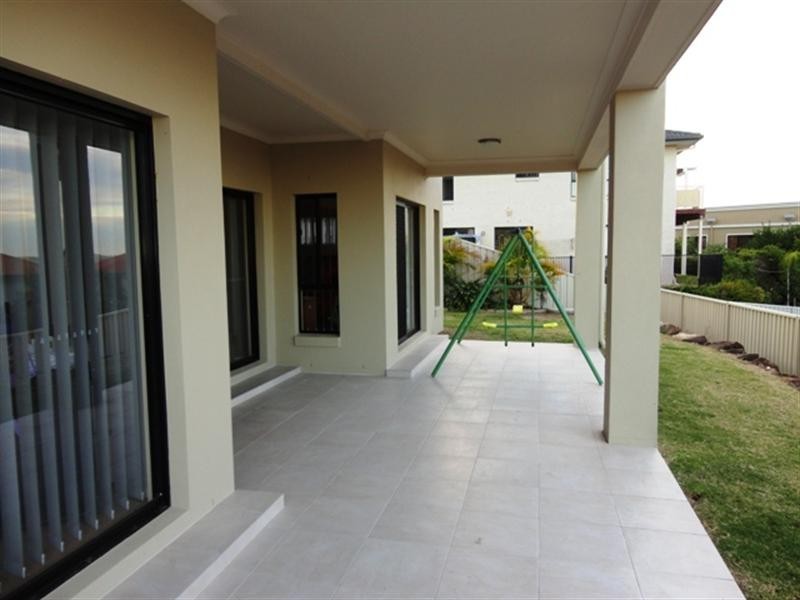 71 Kincaid Drive, Highland Park QLD 4211