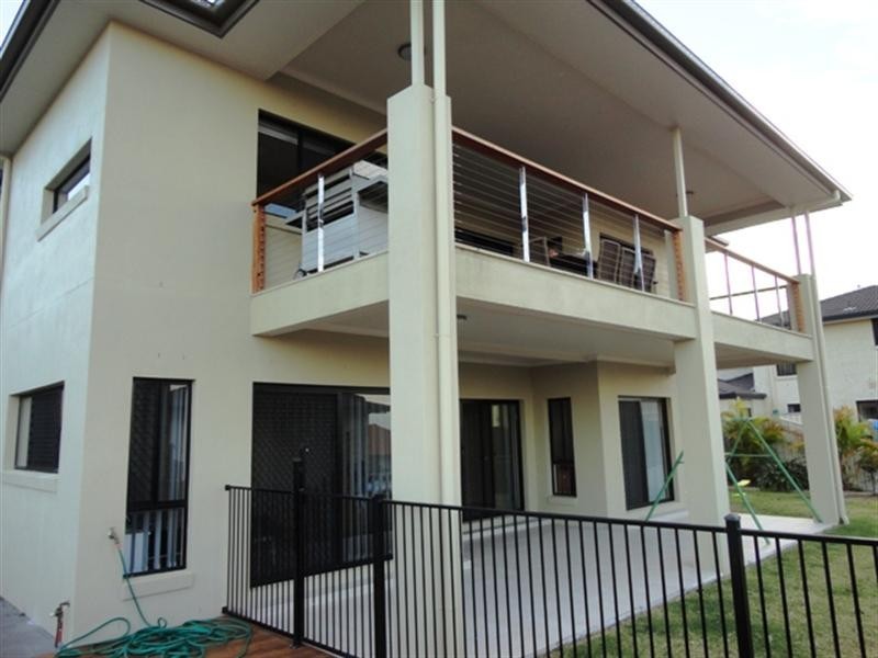 71 Kincaid Drive, Highland Park QLD 4211