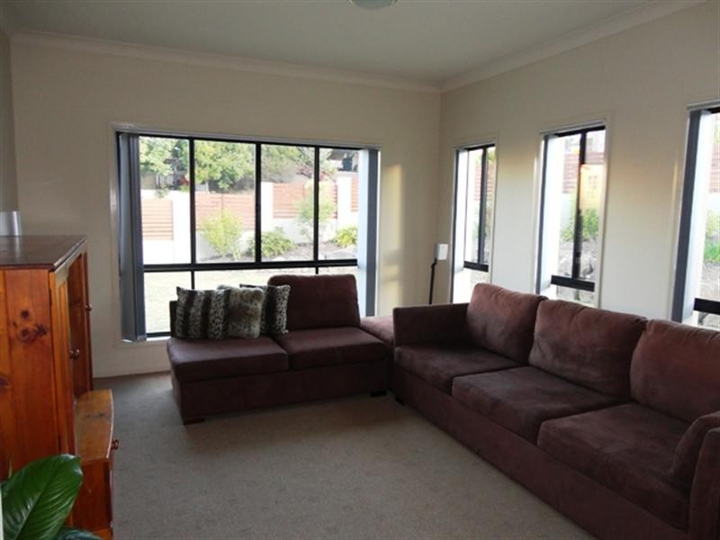 71 Kincaid Drive, Highland Park QLD 4211