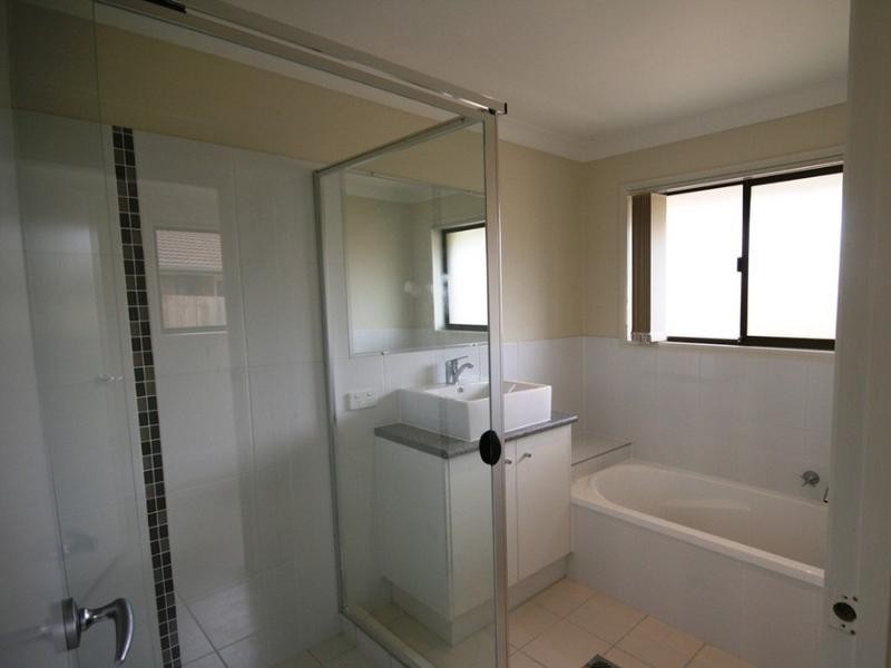 94 Mattocks Road, Varsity Lakes QLD 4227