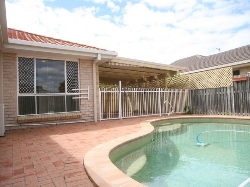 12 Nuthatch Street, Burleigh Waters QLD 4220