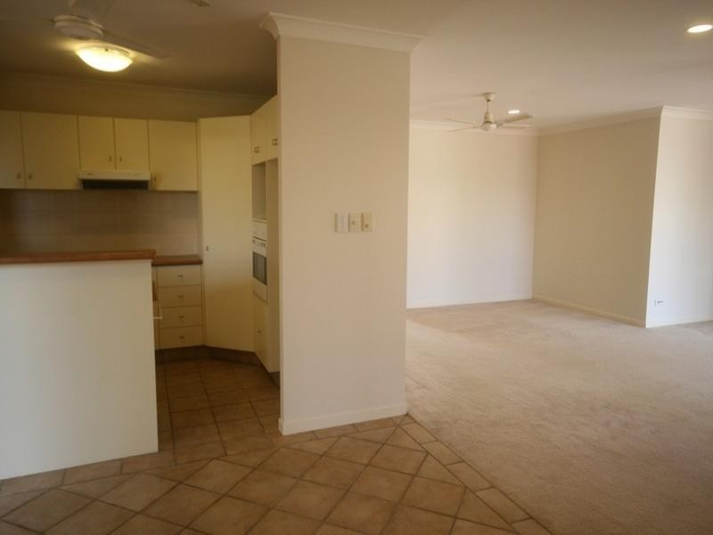 12 Nuthatch Street, Burleigh Waters QLD 4220