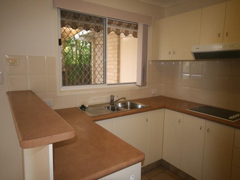 12 Nuthatch Street, Burleigh Waters QLD 4220
