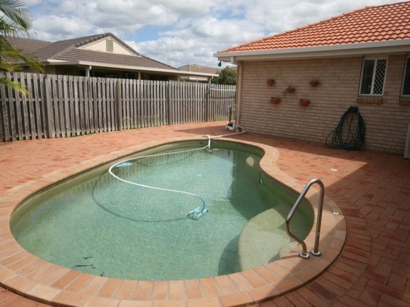 12 Nuthatch Street, Burleigh Waters QLD 4220