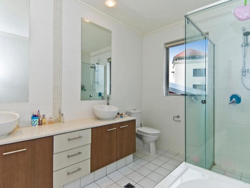 20 Lader Terrace, Varsity Lakes QLD 4227