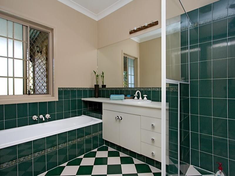 18 Merridown Drive, Merrimac QLD 4226