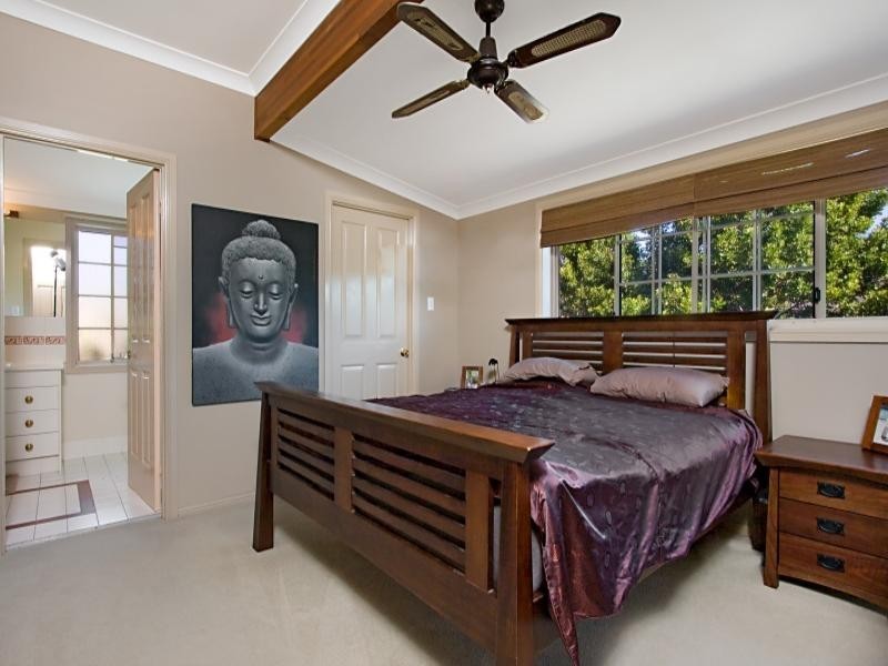 18 Merridown Drive, Merrimac QLD 4226