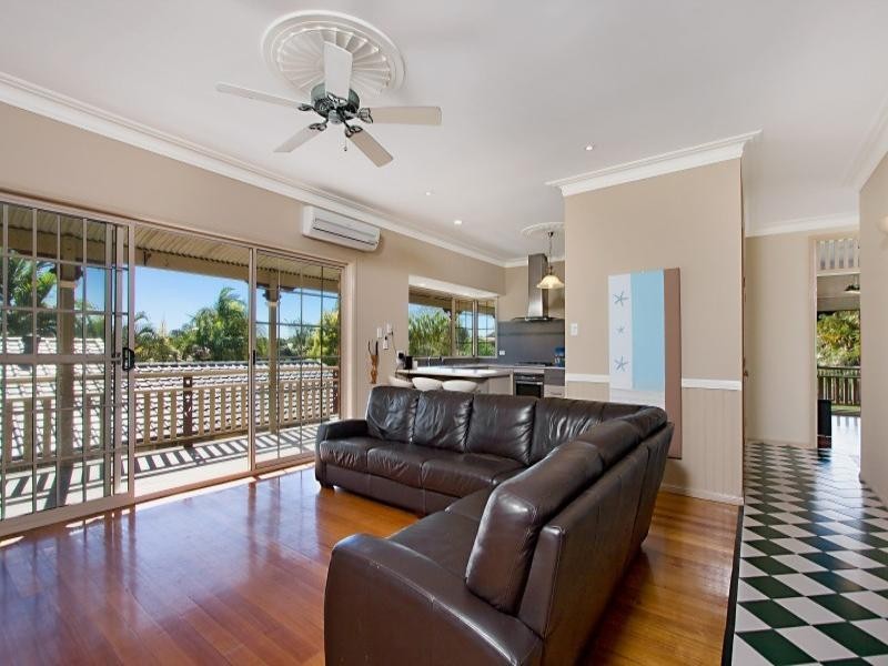 18 Merridown Drive, Merrimac QLD 4226