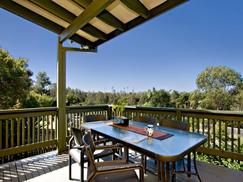 2 Treasure Court, Carrara QLD 4211