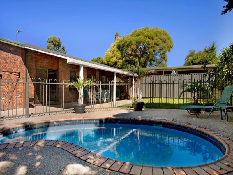 2 Treasure Court, Carrara QLD 4211