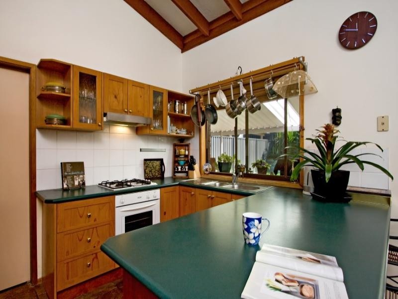 2 Treasure Court, Carrara QLD 4211