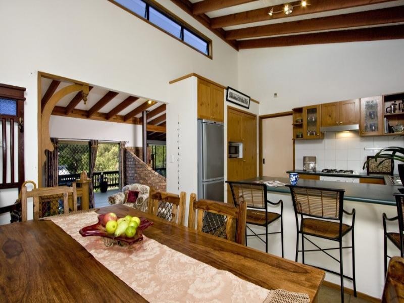 2 Treasure Court, Carrara QLD 4211