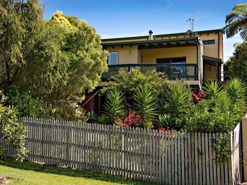2 Treasure Court, Carrara QLD 4211