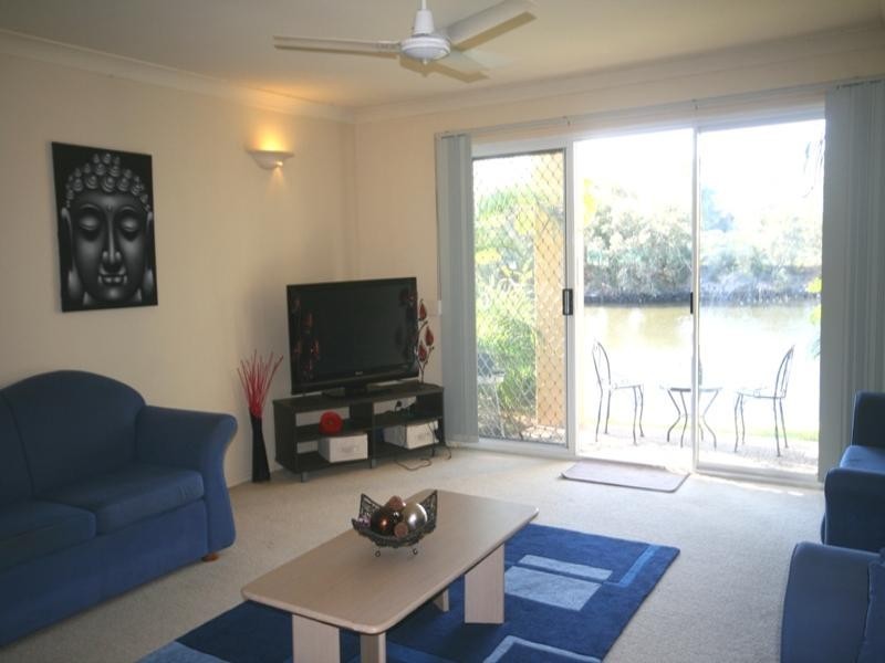 180/215 Cottesloe Drive, Mermaid Waters QLD 4218