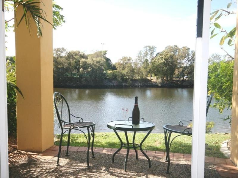 180/215 Cottesloe Drive, Mermaid Waters QLD 4218