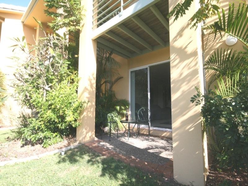 180/215 Cottesloe Drive, Mermaid Waters QLD 4218