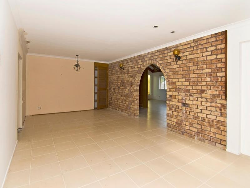 201 Acanthus Avenue, Burleigh Waters QLD 4220