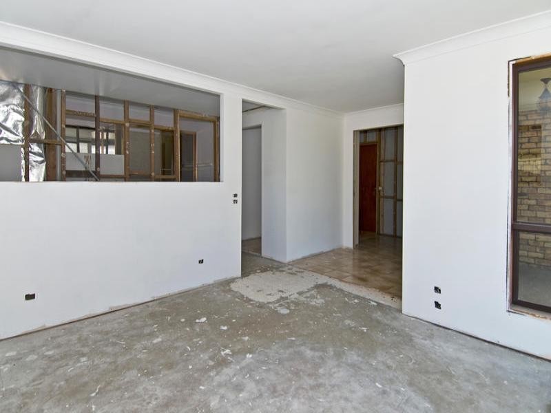 201 Acanthus Avenue, Burleigh Waters QLD 4220