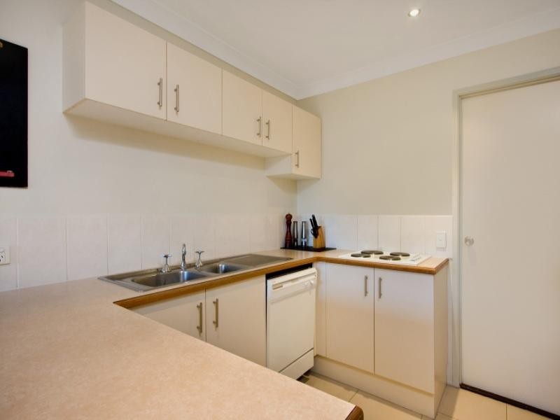 2/44 Mojave Drive, Burleigh Waters QLD 4220