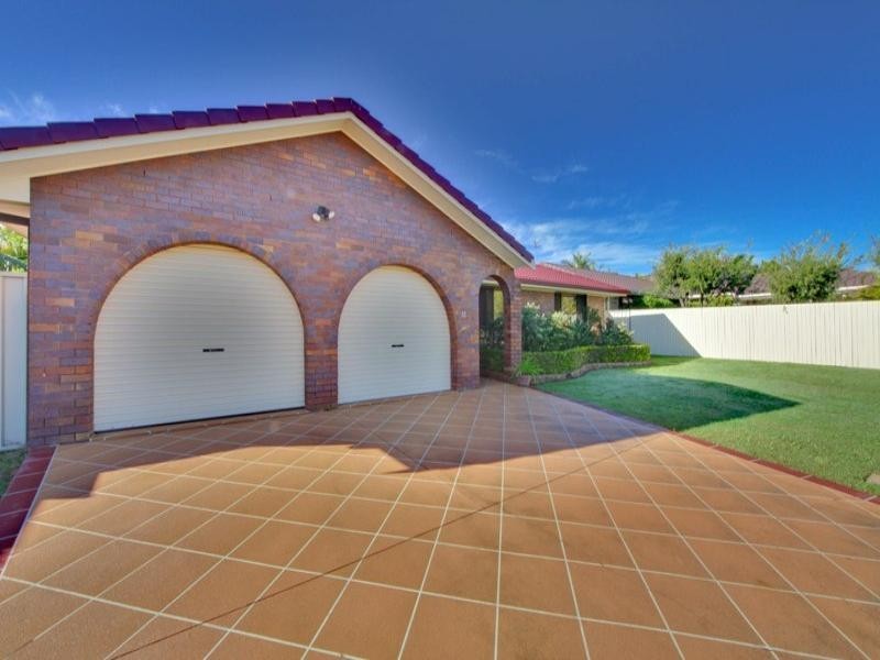 12 Coachwood Court, Burleigh Waters QLD 4220