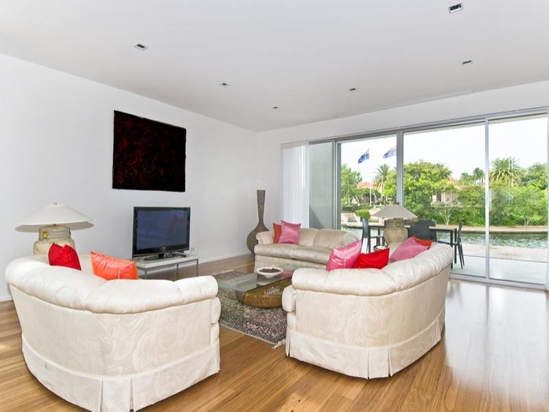 6184 Bolsena Circuit, Hope Island QLD 4212