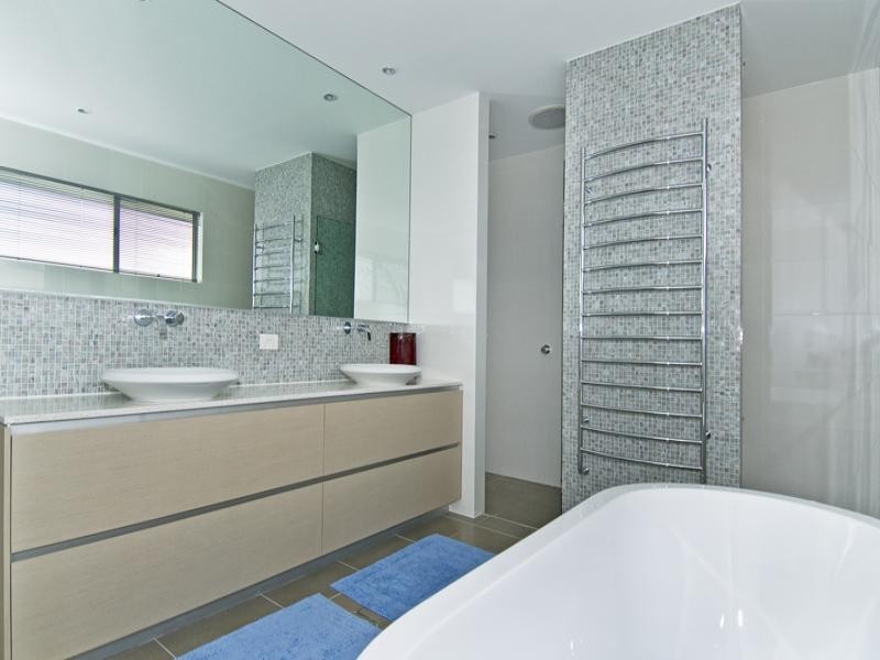 6184 Bolsena Circuit, Hope Island QLD 4212