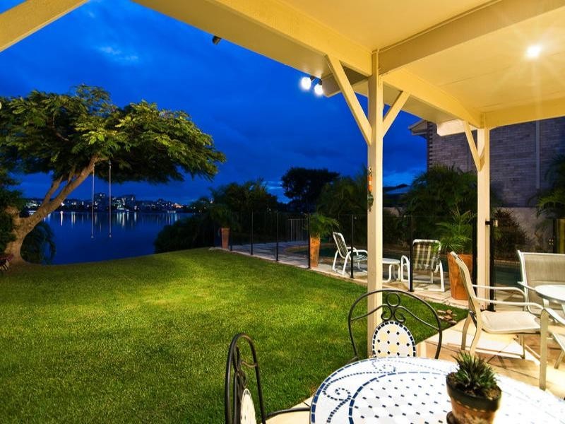 23 Notre Dame Court, Varsity Lakes QLD 4227
