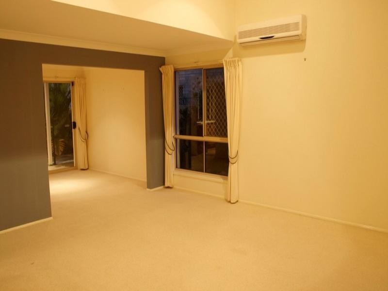 23 Notre Dame Court, Varsity Lakes QLD 4227