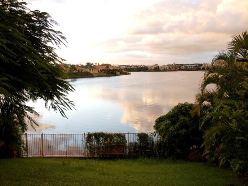 23 Notre Dame Court, Varsity Lakes QLD 4227