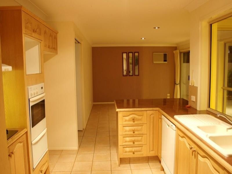 23 Notre Dame Court, Varsity Lakes QLD 4227