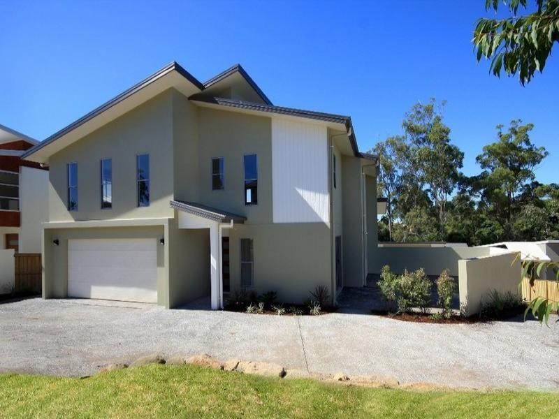 11 and 13 Andromeda Parade, Robina QLD 4226