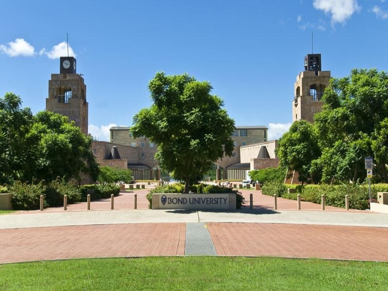 6 Montreal Crescent, Robina QLD 4226