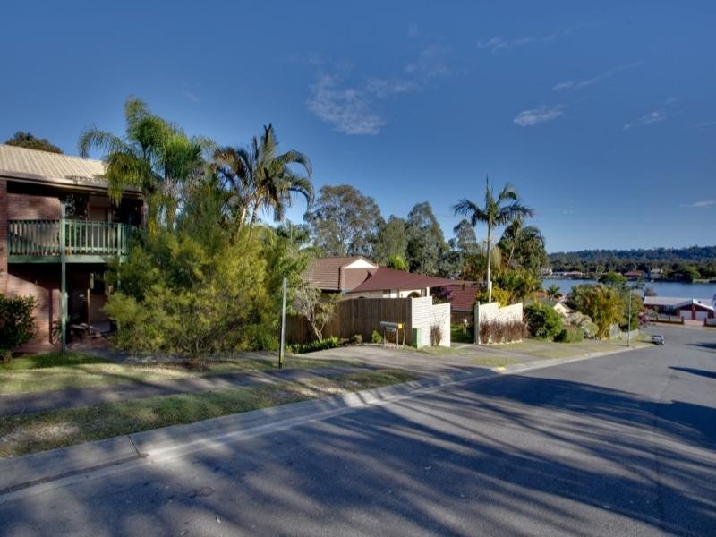 2/9 Daisy Street, Elanora QLD 4221