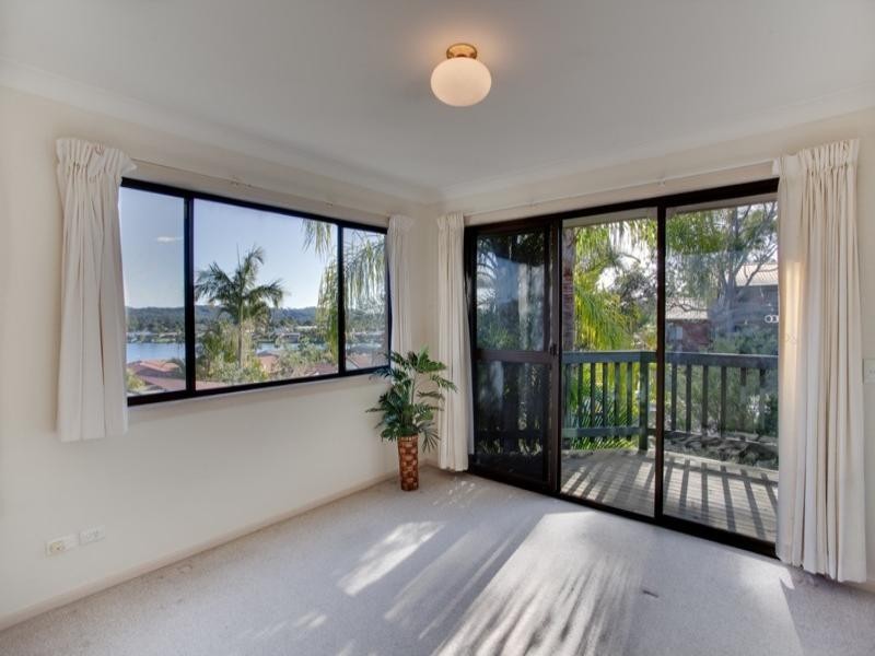 2/9 Daisy Street, Elanora QLD 4221