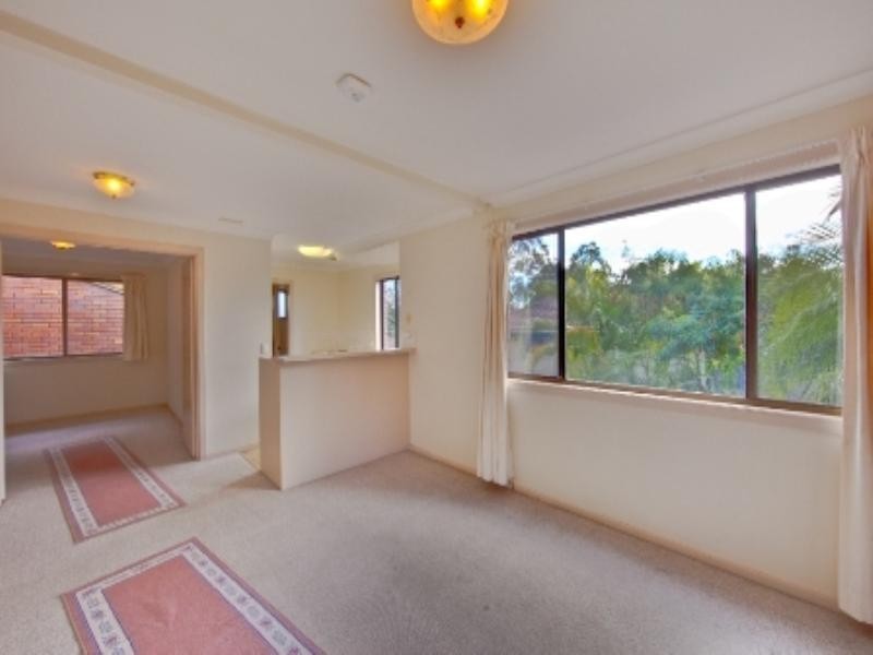 2/9 Daisy Street, Elanora QLD 4221