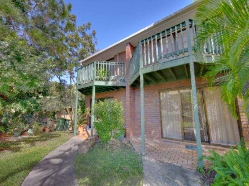 2/9 Daisy Street, Elanora QLD 4221