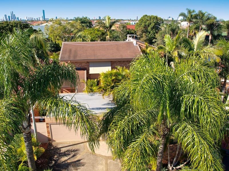 13 Gregory Drive, Carrara QLD 4211