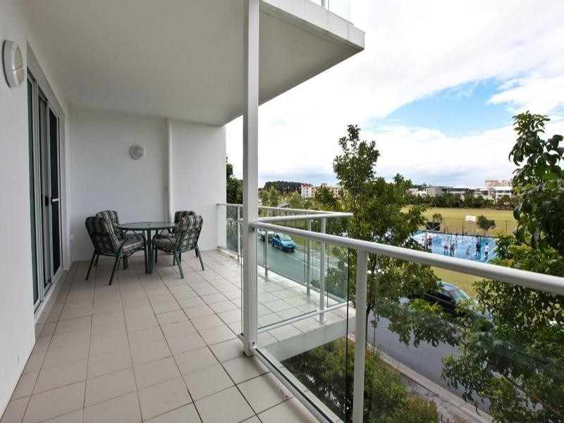 12/98 University Drive, Varsity Lakes QLD 4227