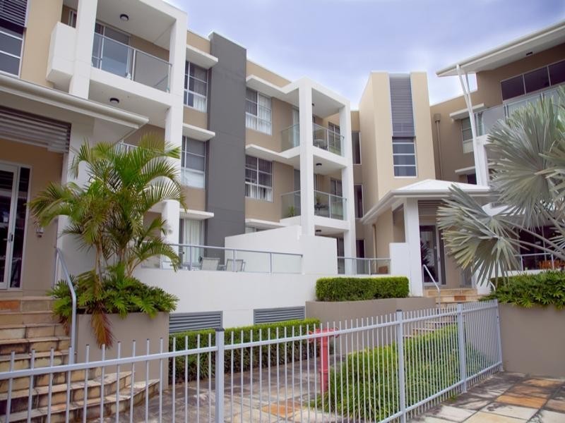 24/253 Varsity Parade, Varsity Lakes QLD 4227