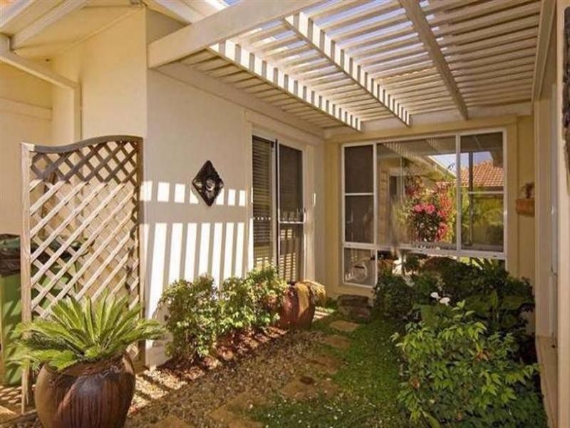 2040 Carlton Drive, Hope Island QLD 4212